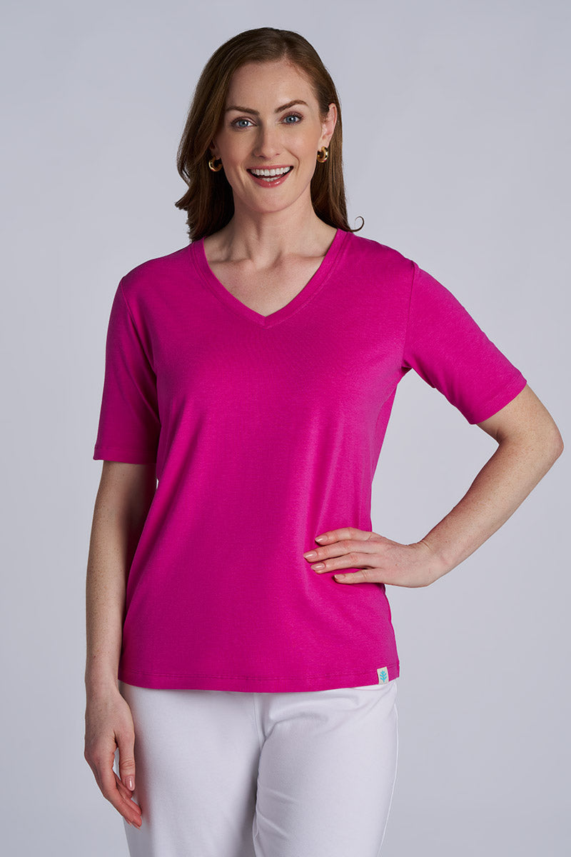 Women's Morada Everyday Short Sleeve V-Neck T-Shirt | Fuchsia