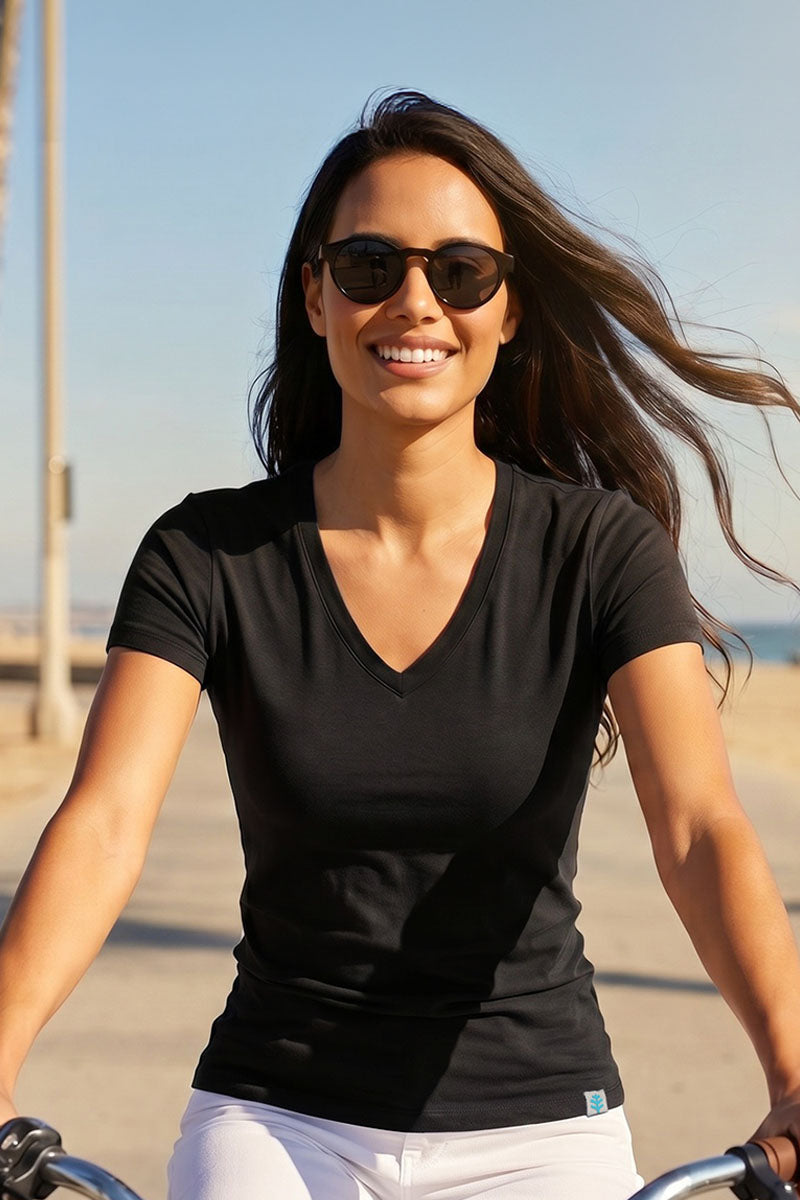 Women's Morada Fitted V-Neck Short Sleeve T-Shirt | Black