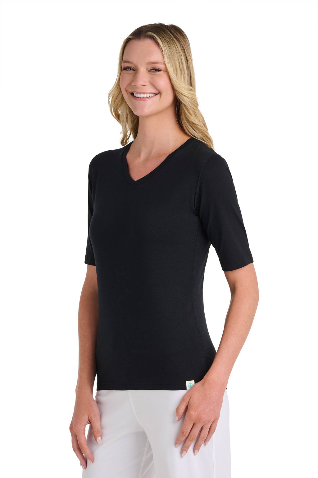 Women's Morada Fitted V-Neck Short Sleeve T-Shirt | Black