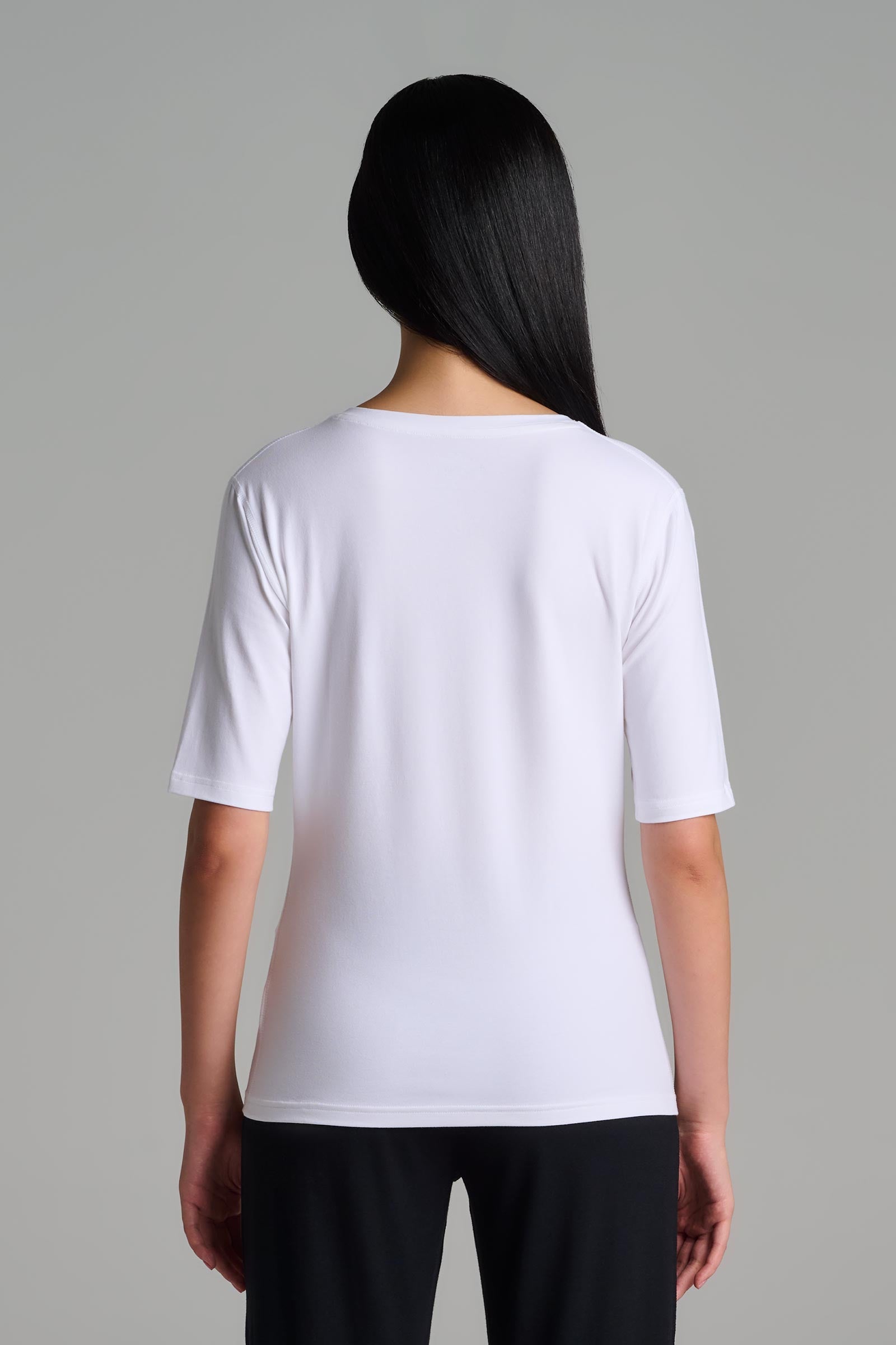 Women's Morada Fitted V-Neck Short Sleeve T-Shirt | White